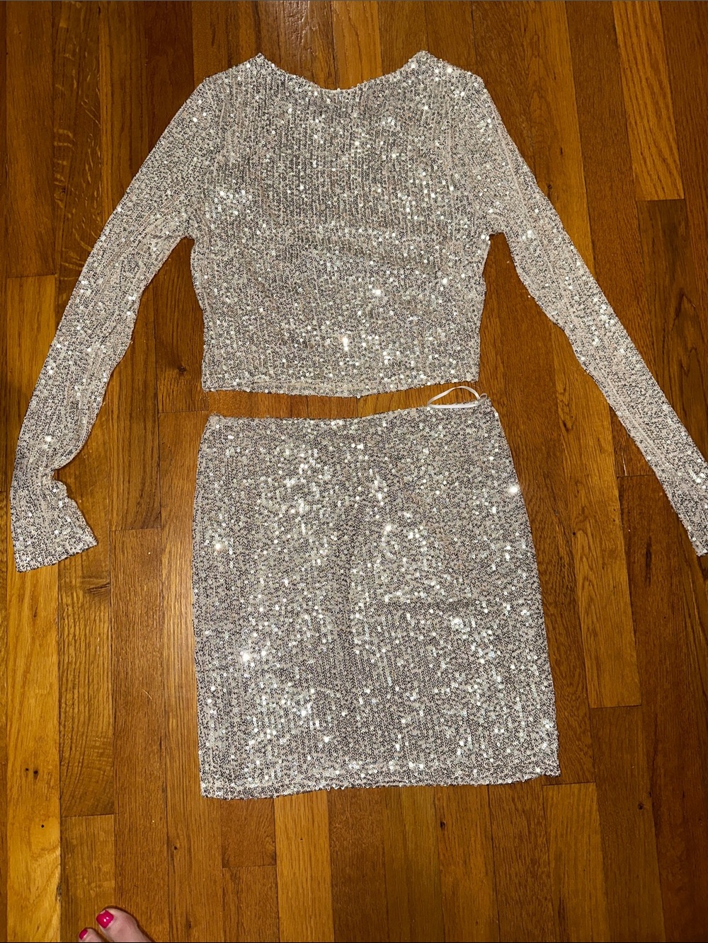 Pookie & Sebastian Silver Sequin Top & Skirt - Picture 9 of 9